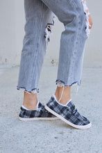 Load image into Gallery viewer, Forever Link Plaid Plush Flat Sneakers
