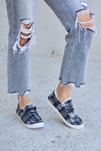 Load image into Gallery viewer, Forever Link Plaid Plush Flat Sneakers
