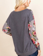 Load image into Gallery viewer, Floral Contrast Pullover Tunic
